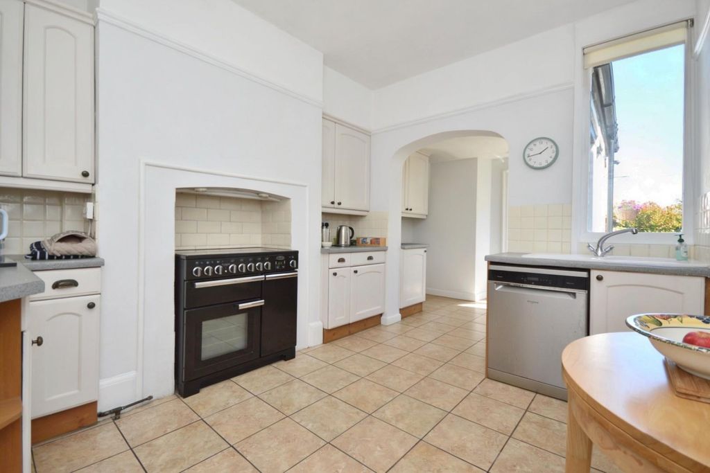 Property photo 3 of 25 Kitchen/Breakfast Room