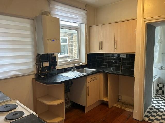 Property photo 2 of 6 Kitchen.Jpg