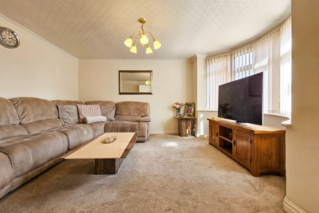 Property photo 3 of 26