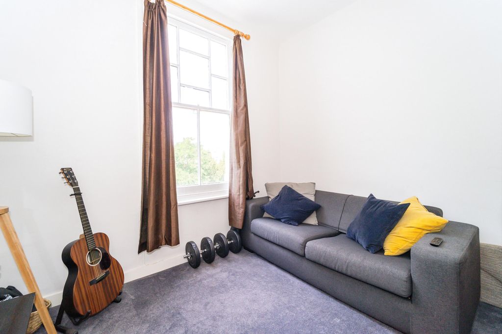 Property photo 1 of 5