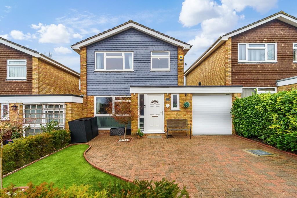 Property photo 1 of 16 Poplar Drive (8).Jpg