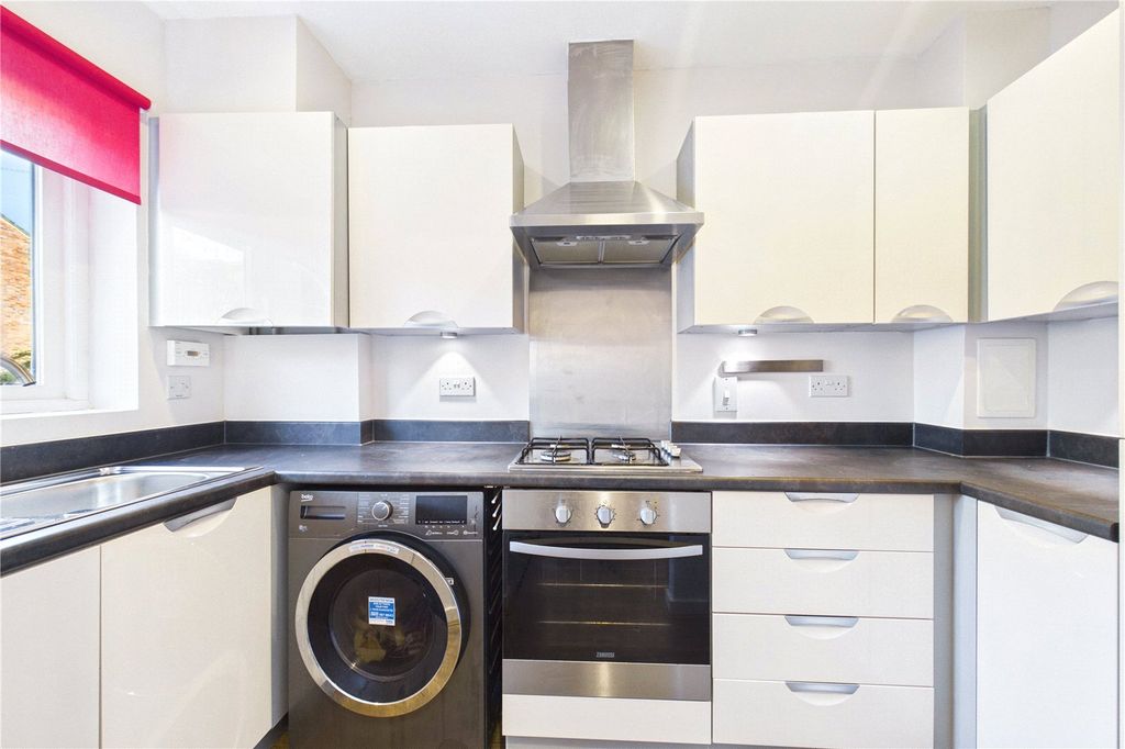 Property photo 3 of 8 Picture No. 06