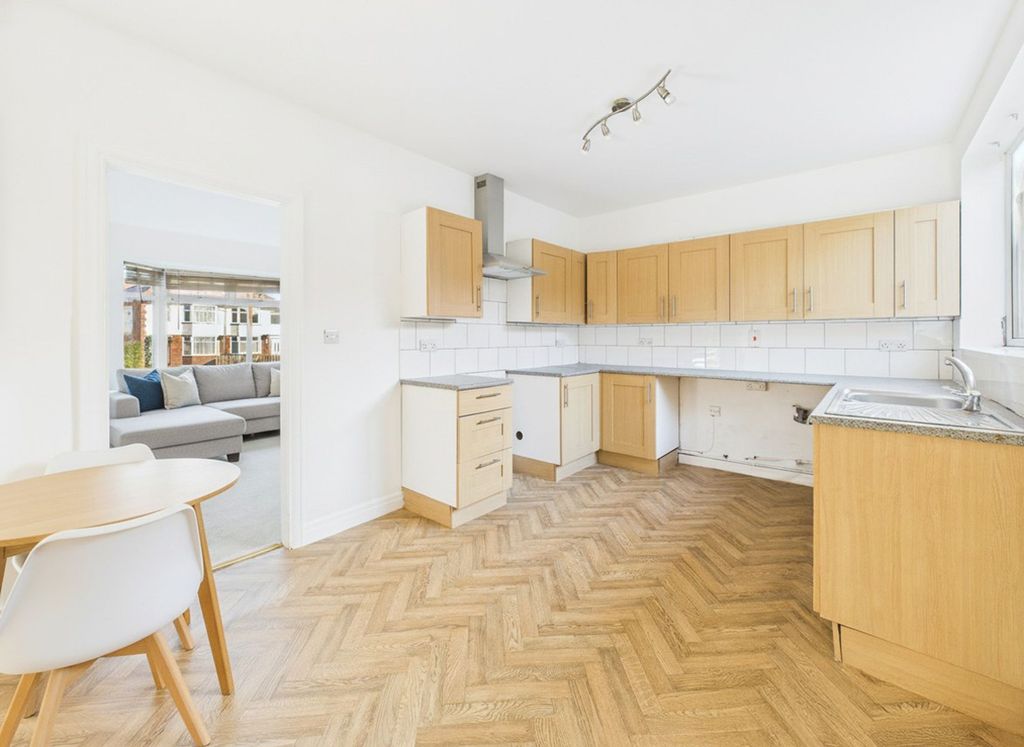 Property photo 3 of 15 Breakfast Kitchen (Virtually Furnished)