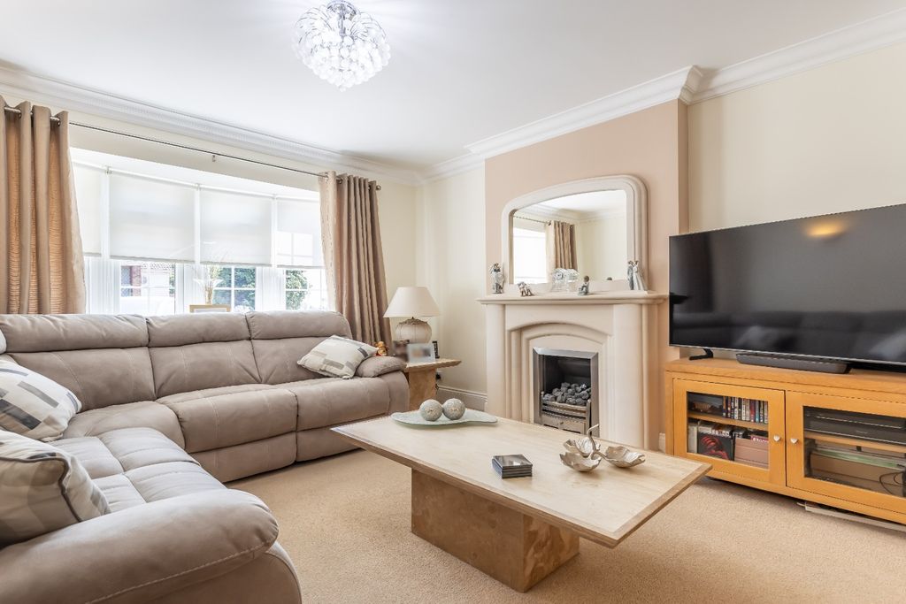 Property photo 2 of 29 4304242