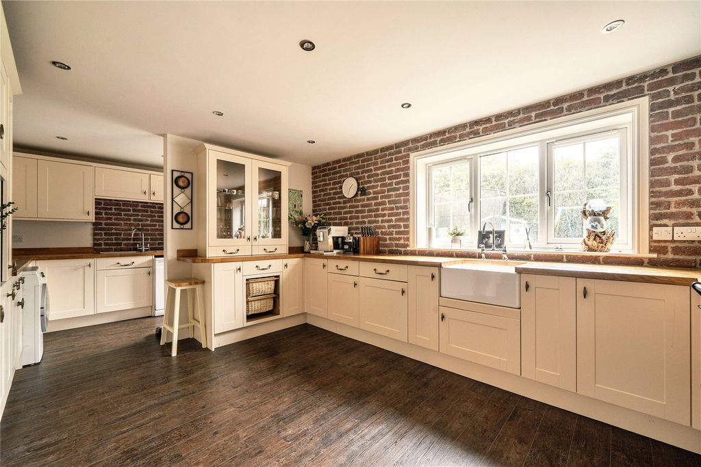 Property photo 3 of 23 Picture No. 56