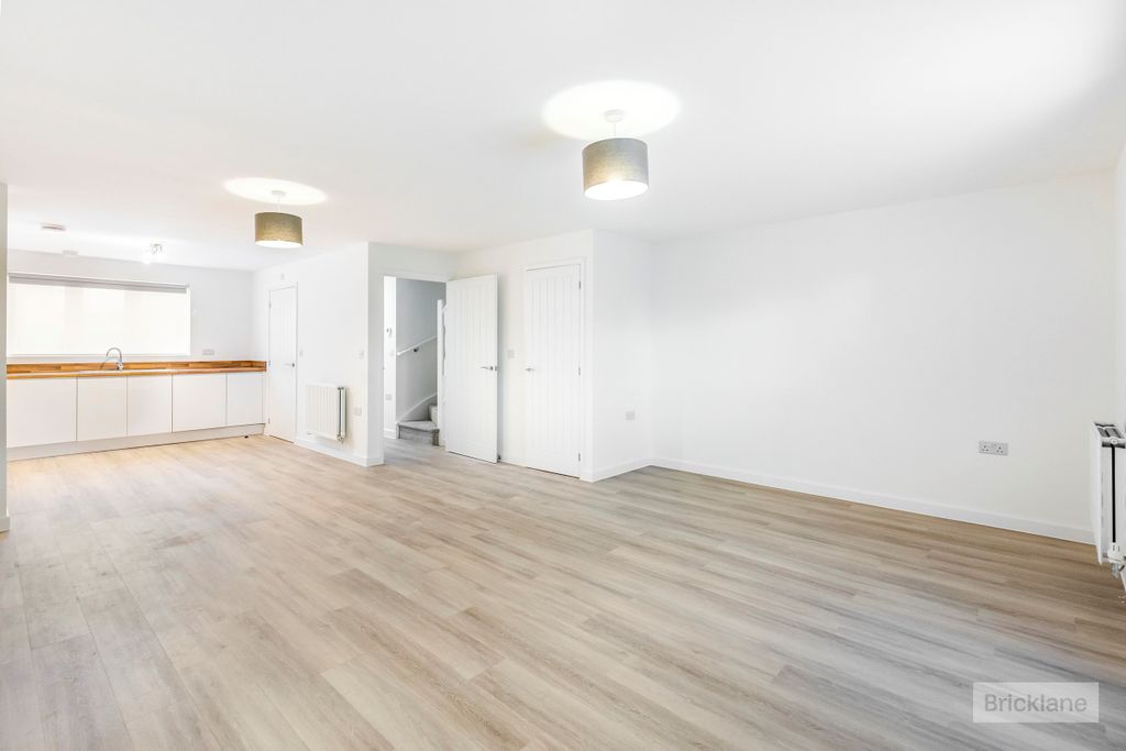 Property photo 2 of 13 Image