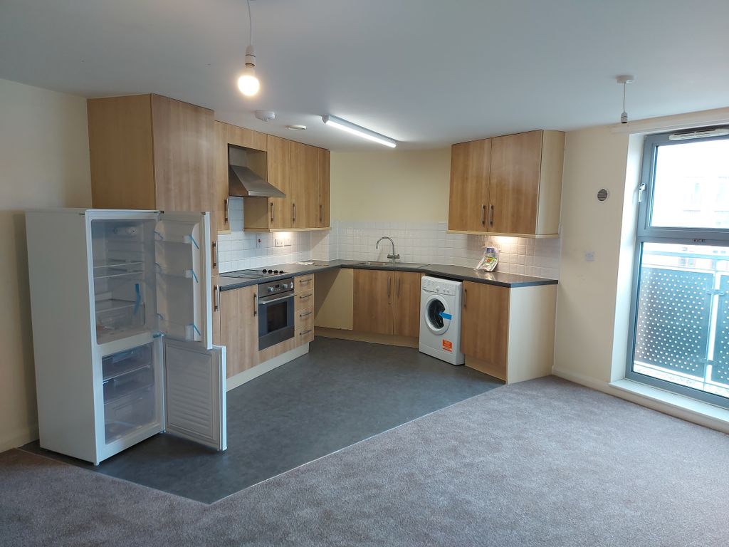 Property photo 2 of 11 Kitchen