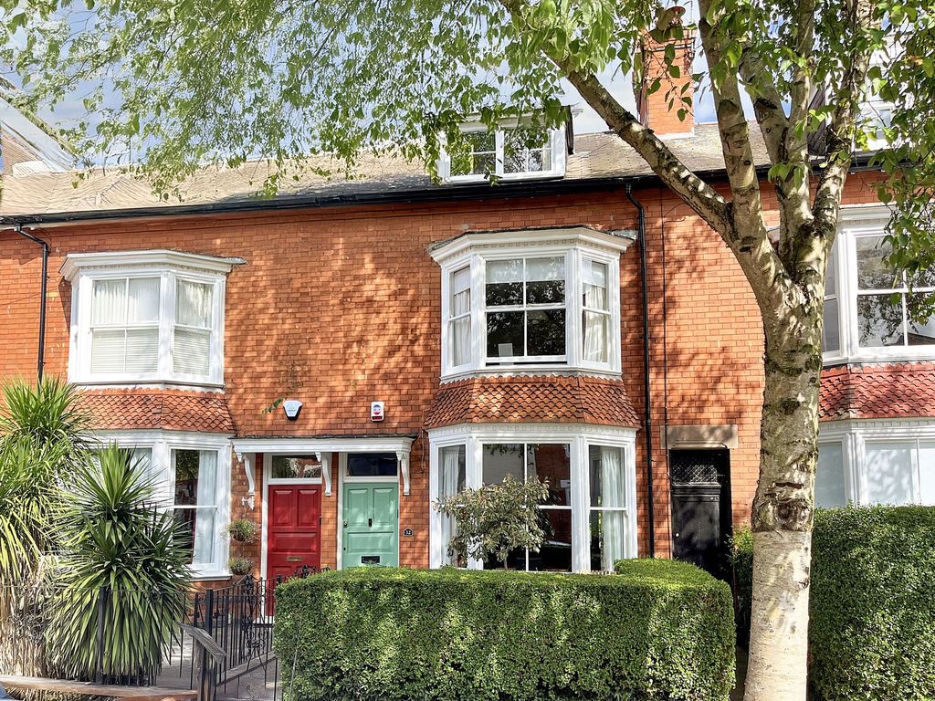 Property photo 1 of 35