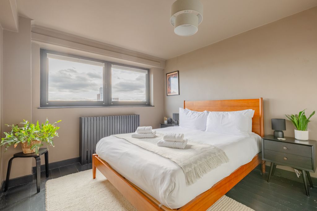 Property photo 2 of 38