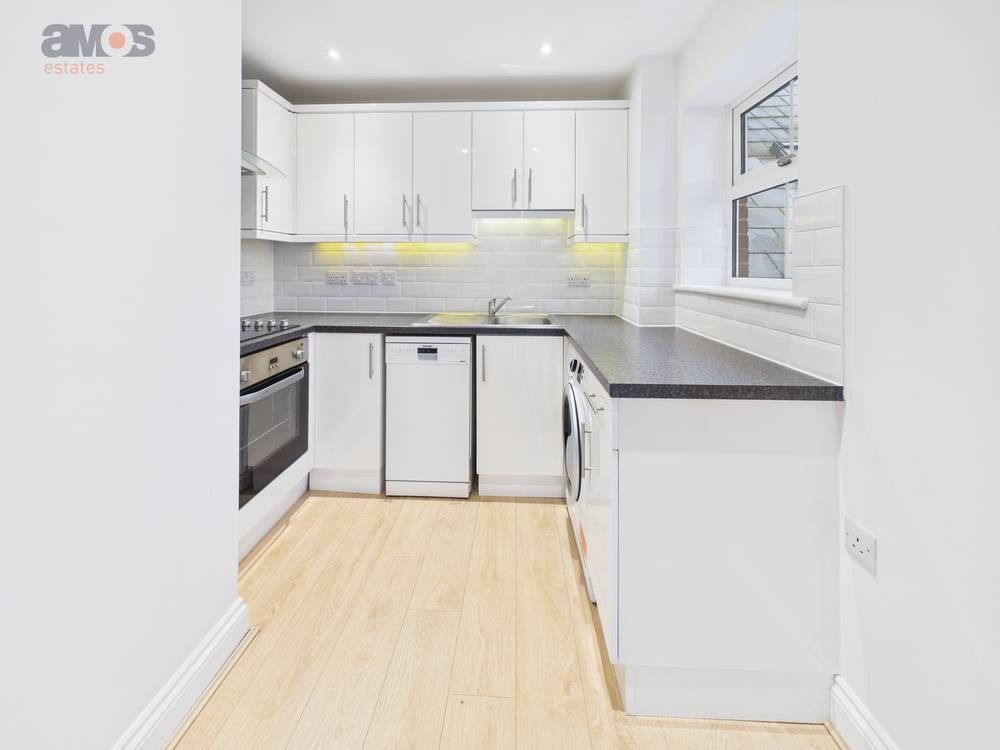 Property photo 3 of 13 4986713