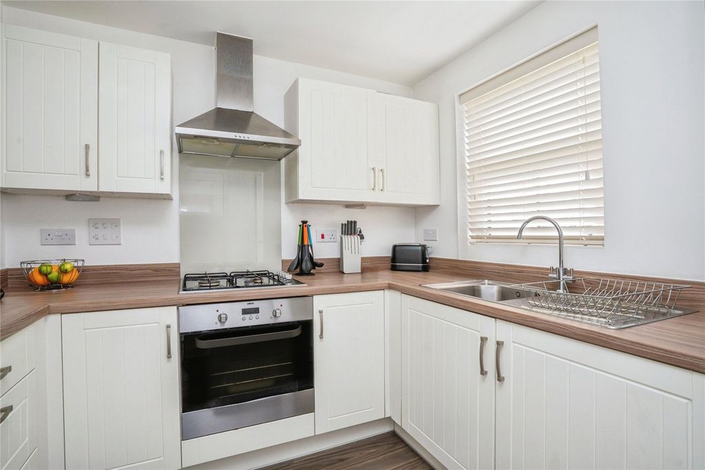 Property photo 2 of 18 Picture No. 24