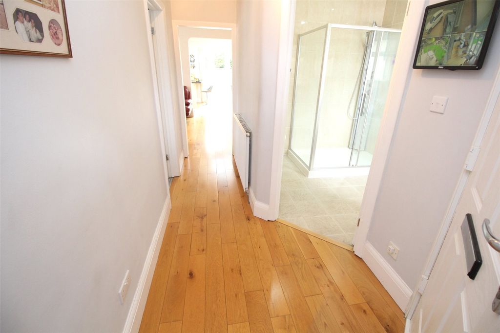 Property photo 2 of 20 Picture No. 32