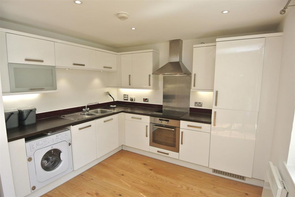 Property photo 2 of 7 Kitchen.Jpg