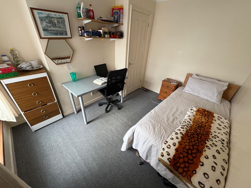 Property photo 1 of 7 x (24)