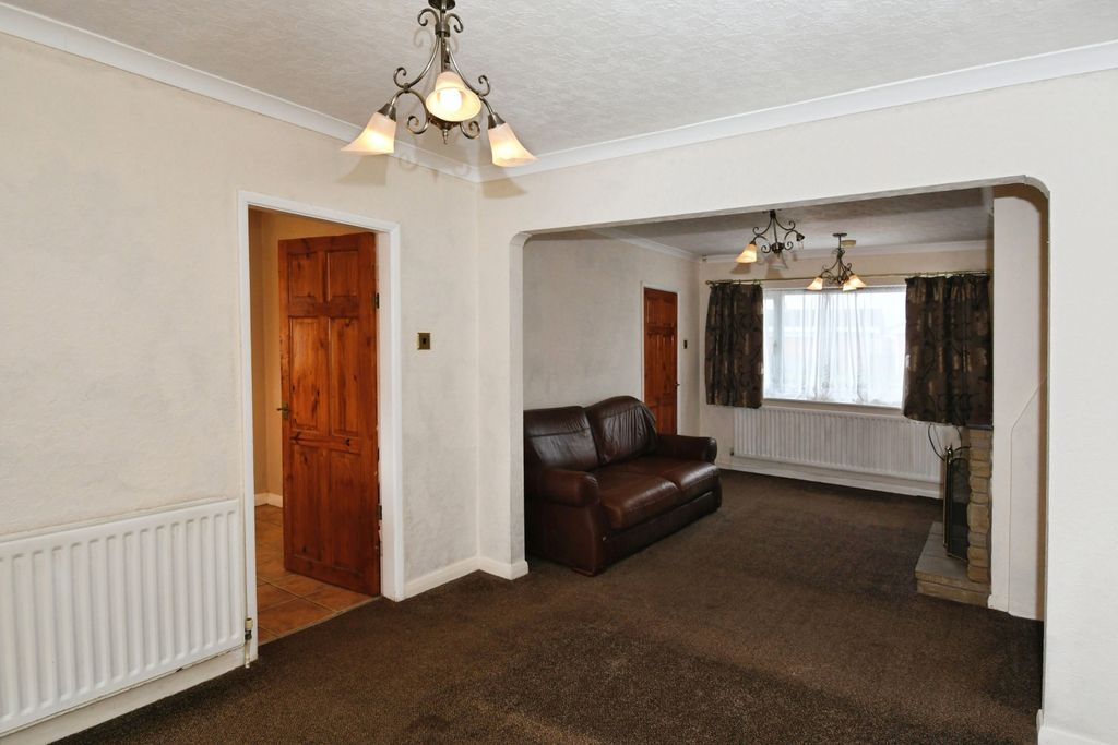 Property photo 3 of 15