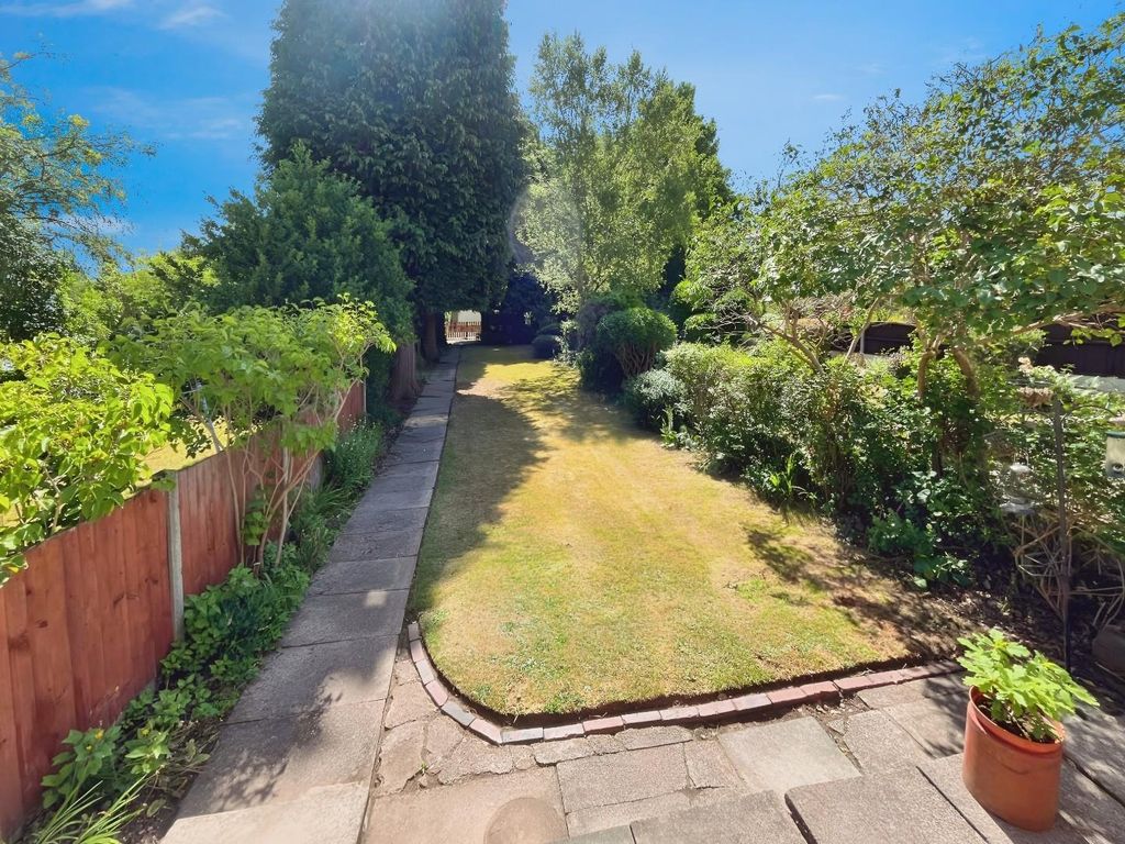 Property photo 3 of 16 0Efe7369-Mr16.Jpg