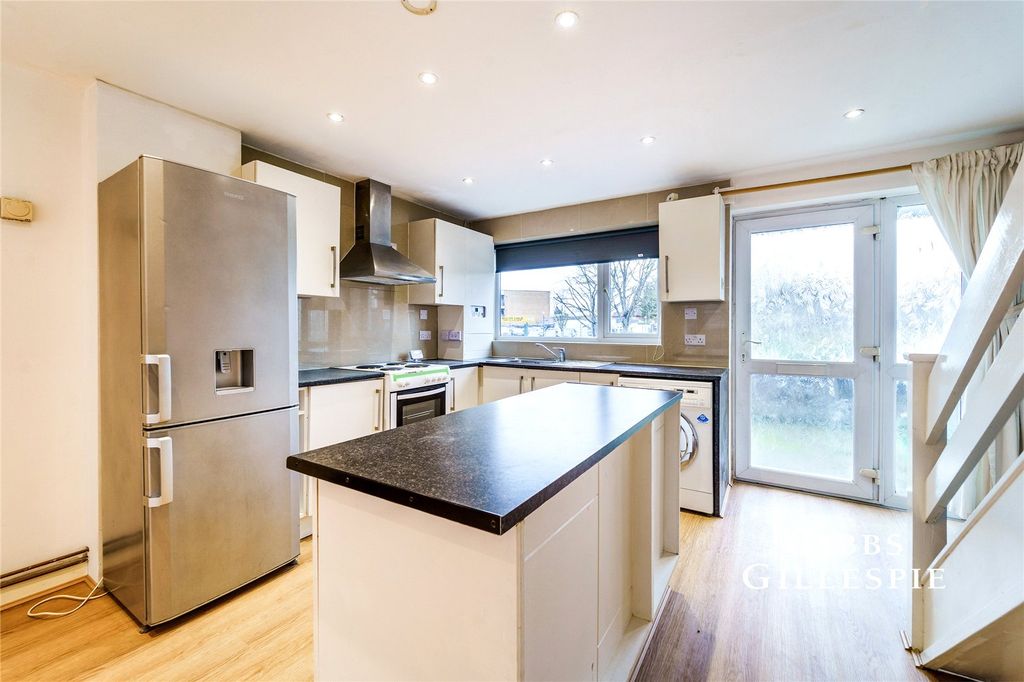 Property photo 1 of 16 Picture No. 04