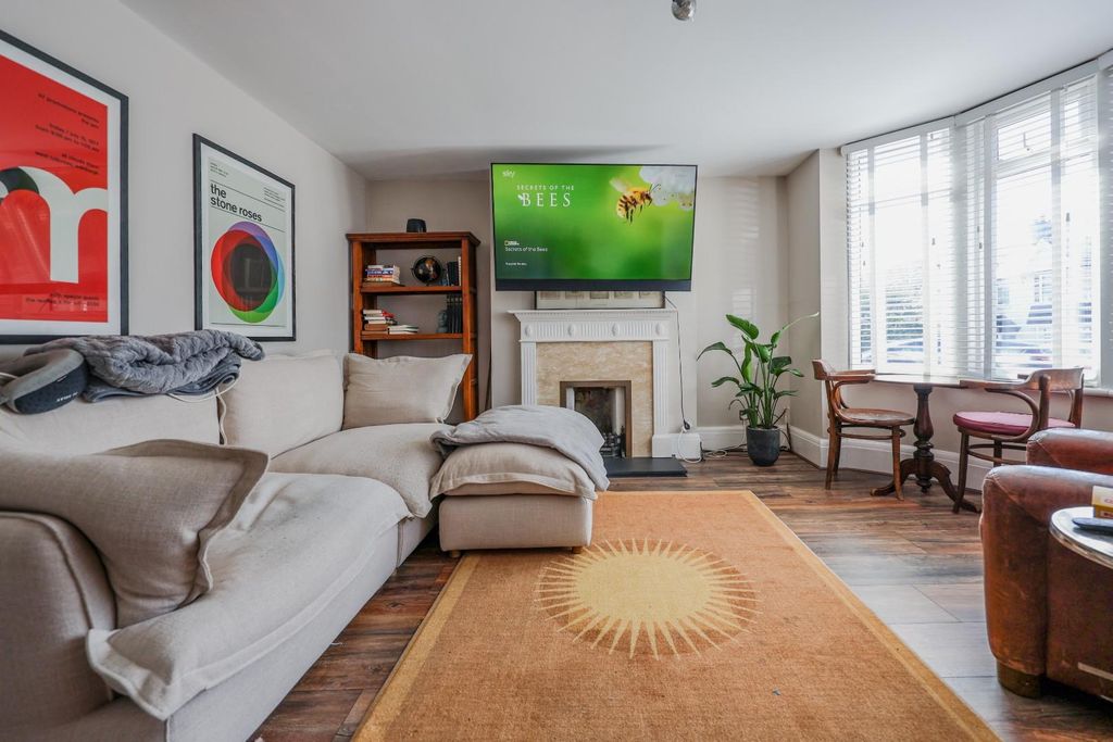 Property photo 3 of 16