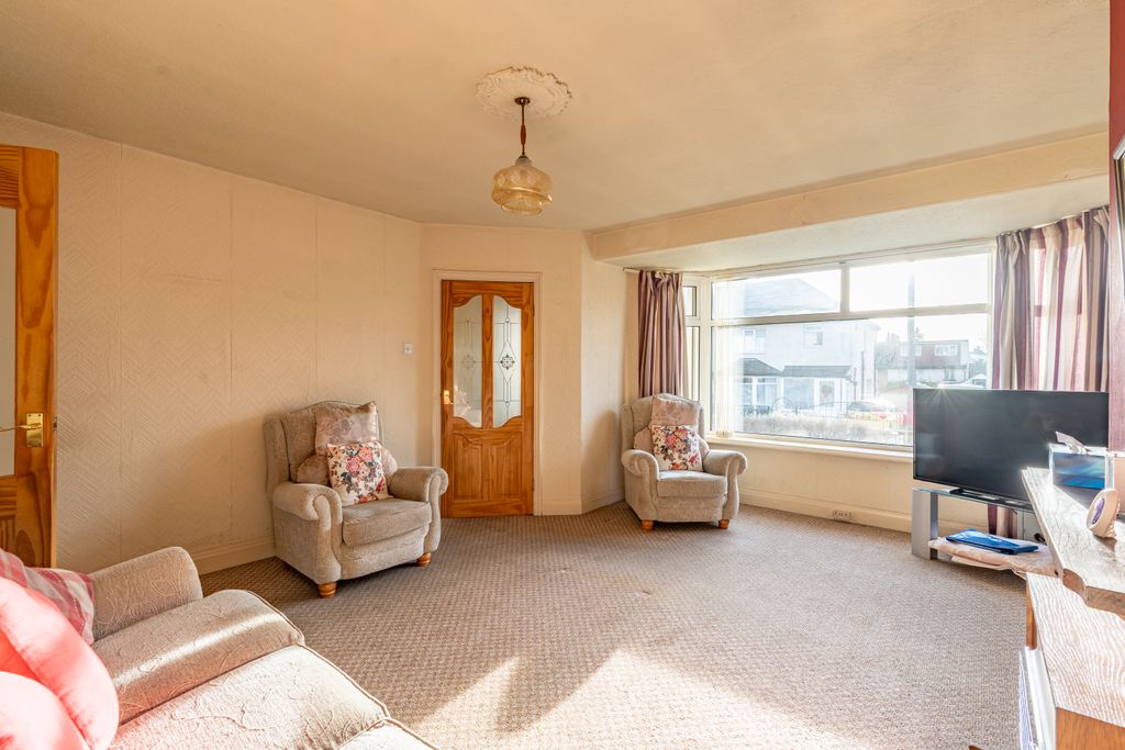 Property photo 3 of 17 Easterlycresent10