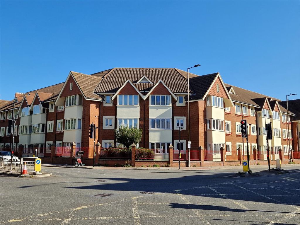 Property photo 1 of 12