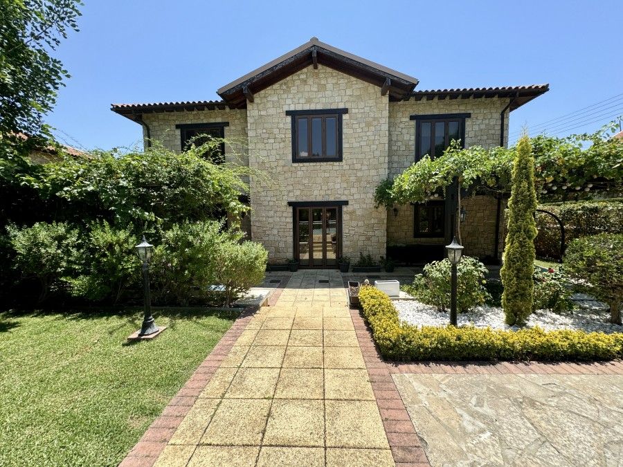 Property photo 1 of 39