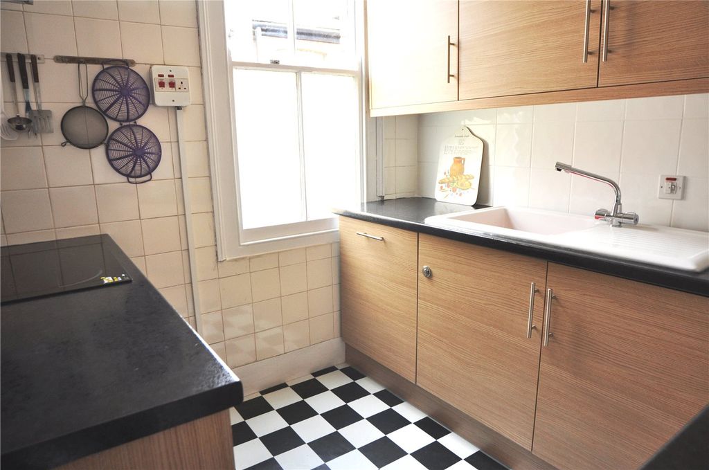 Property photo 3 of 8 Picture No. 13