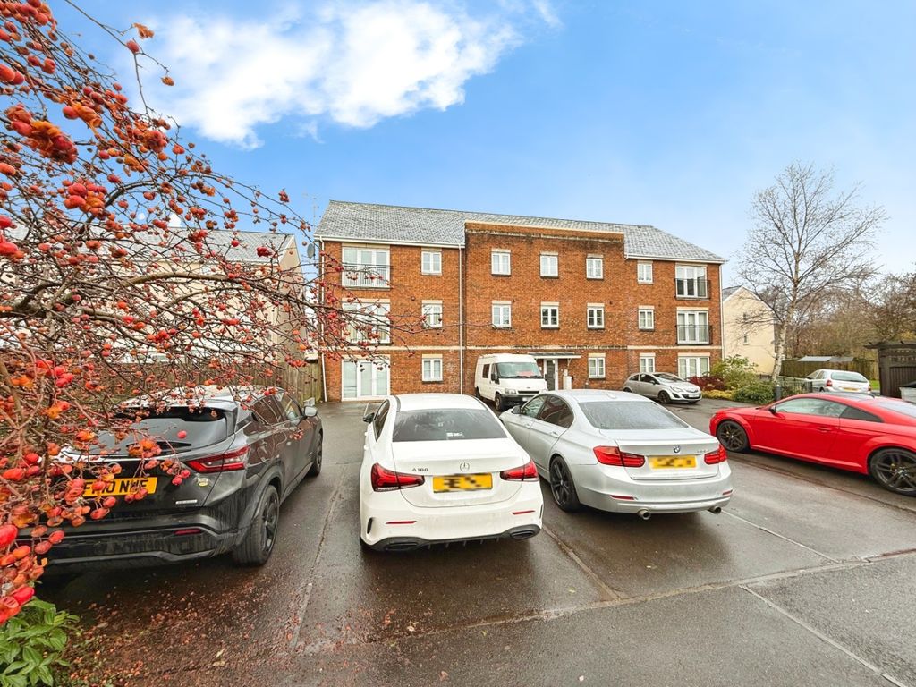 Property photo 1 of 16 4704091