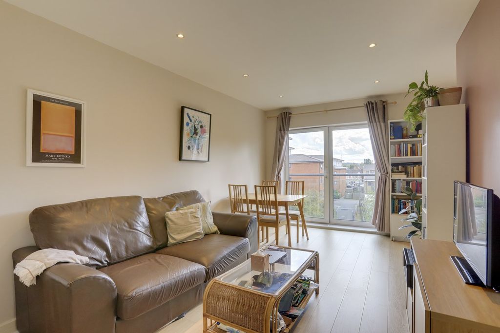 Property photo 1 of 6