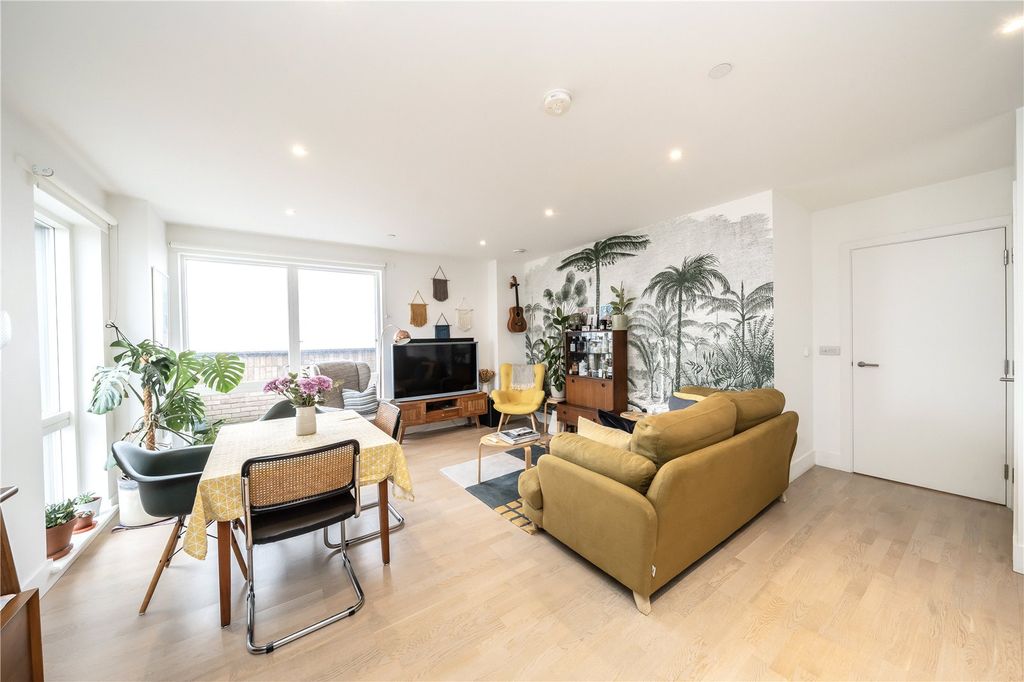 Property photo 2 of 16 Living Area