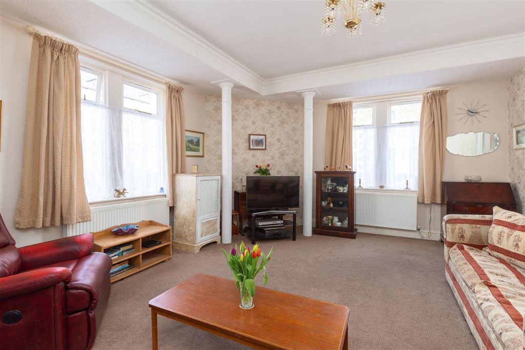 Property photo 2 of 22