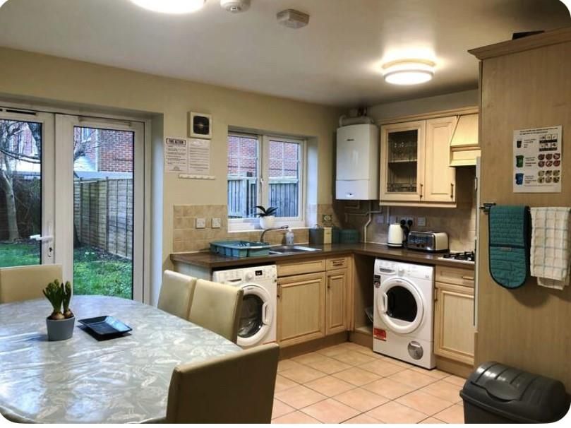 Property photo 3 of 7 Kitchen