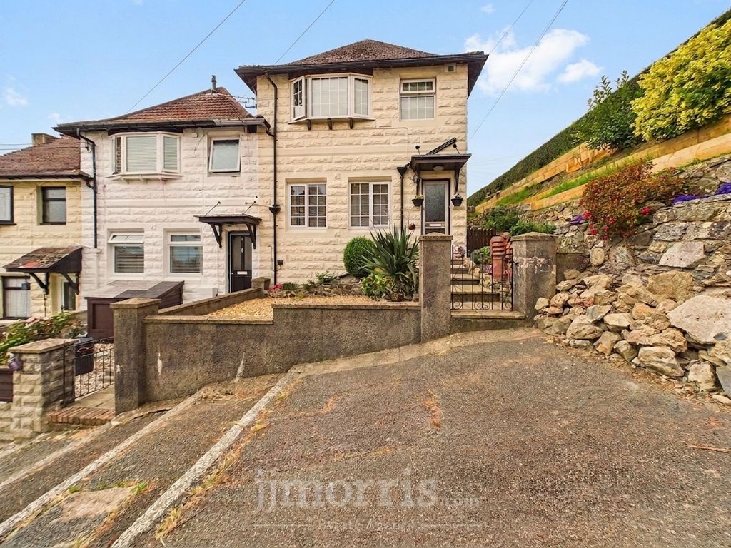 Property photo 1 of 25