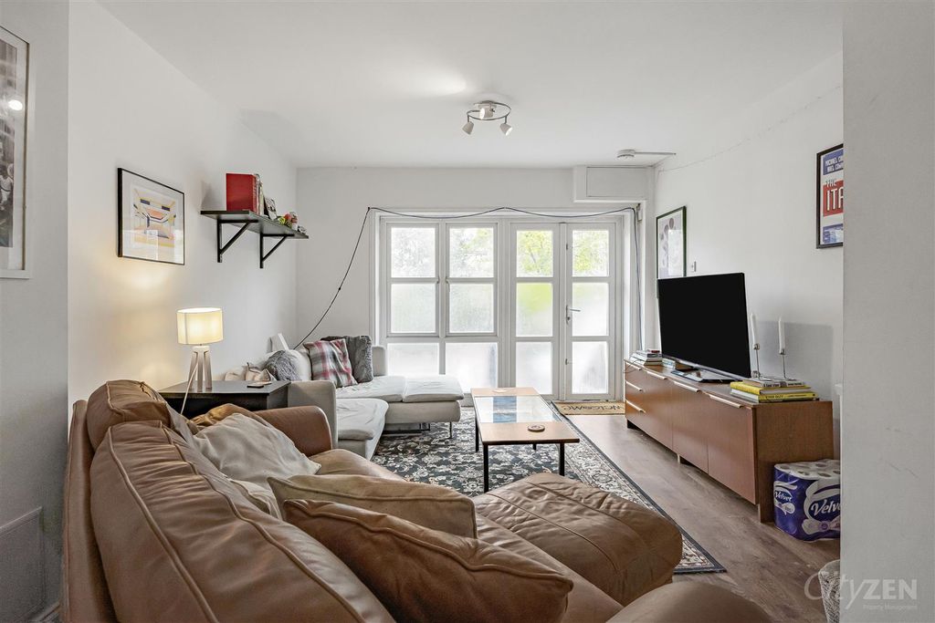 Property photo 2 of 34 Reception