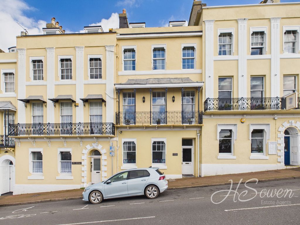 Property photo 3 of 17 Photo 1