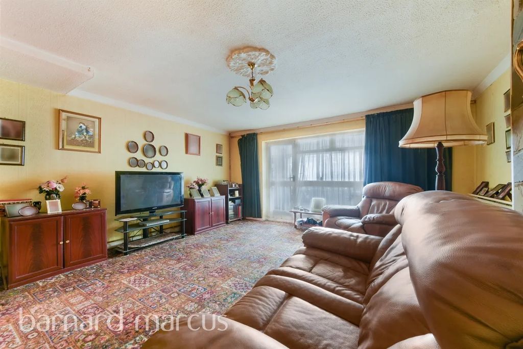 Property photo 2 of 6