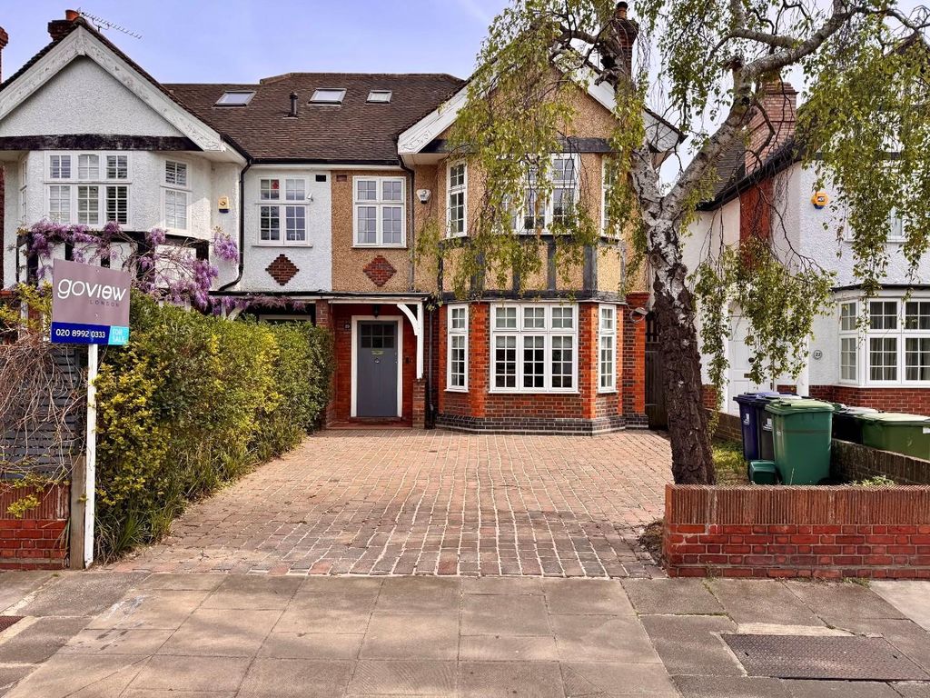 Property photo 1 of 21 Outside Pic 20 Tring Avenue.Jpg