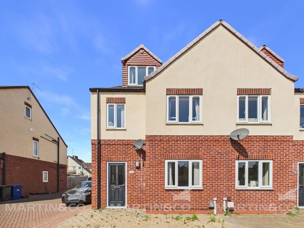 Property photo 1 of 15 Cam02406G0-Pr0655-Still016