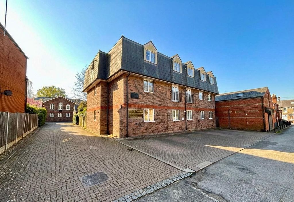 Property photo 1 of 9