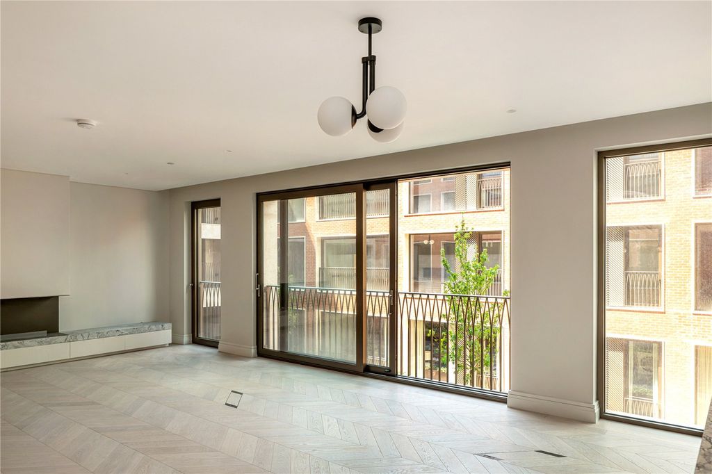Property photo 1 of 12 Reception Room