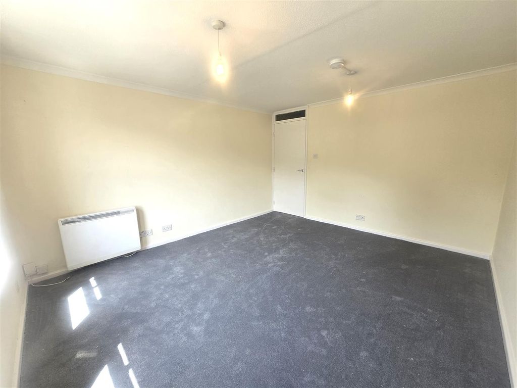 Property photo 3 of 9 1000077883.Jpg