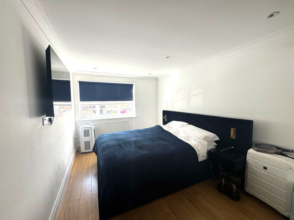 Property photo 3 of 4 Photo 4