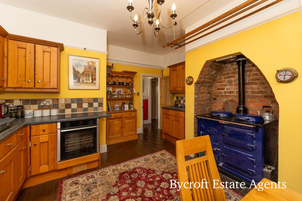 Property photo 3 of 18