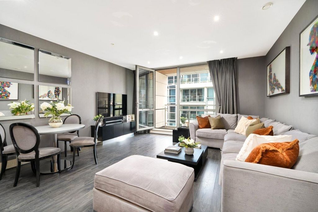 Property photo 2 of 11 Picture No. 14