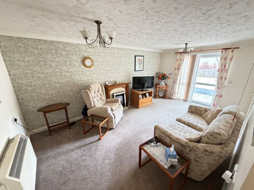 Property photo 2 of 6 3