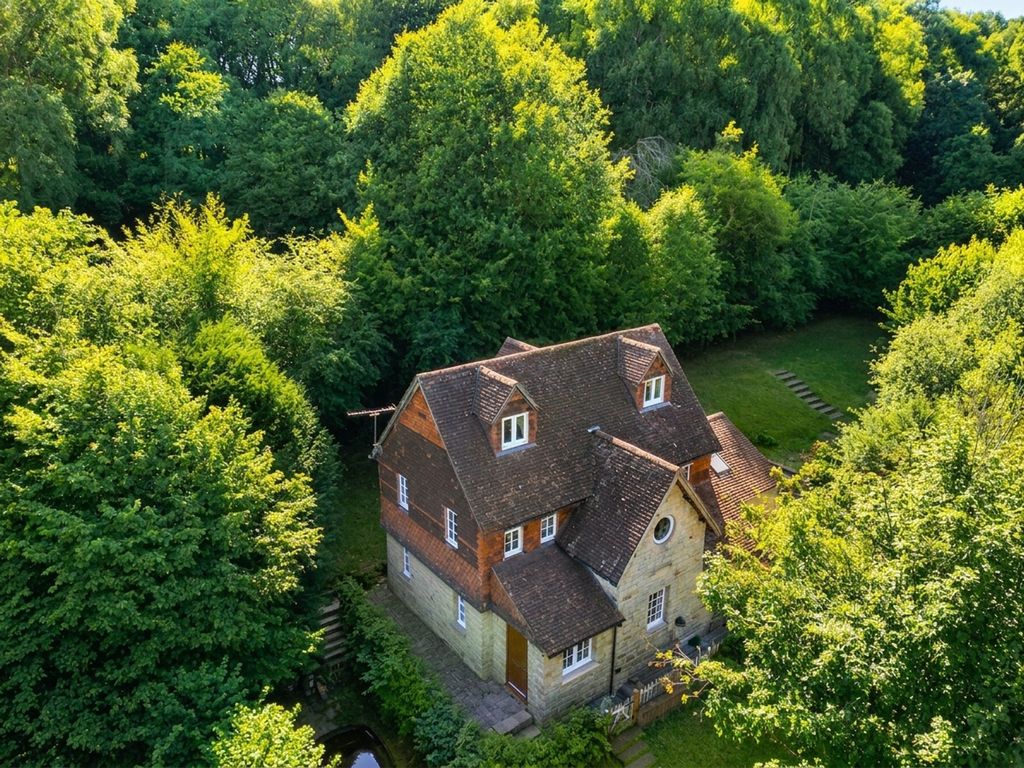 Property photo 1 of 33
