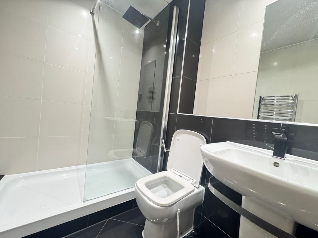 Property photo 3 of 6 2