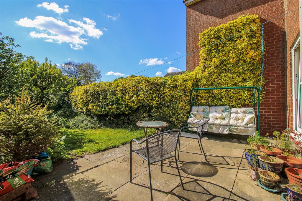 Property photo 2 of 15 Outside