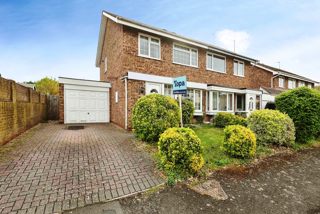 Property photo 1 of 19 8Arrowcroftarrowcroftdroitwichwr99Le-59