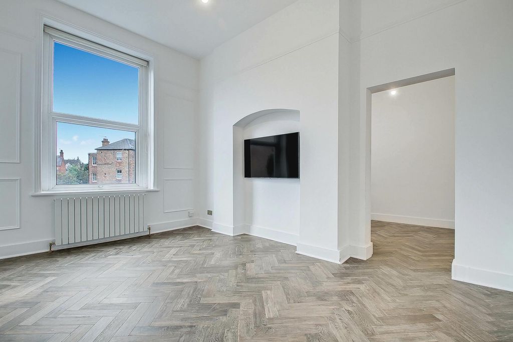 Property photo 1 of 18 Photo 19