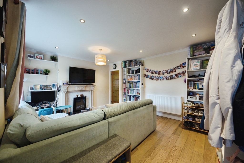 Property photo 3 of 17